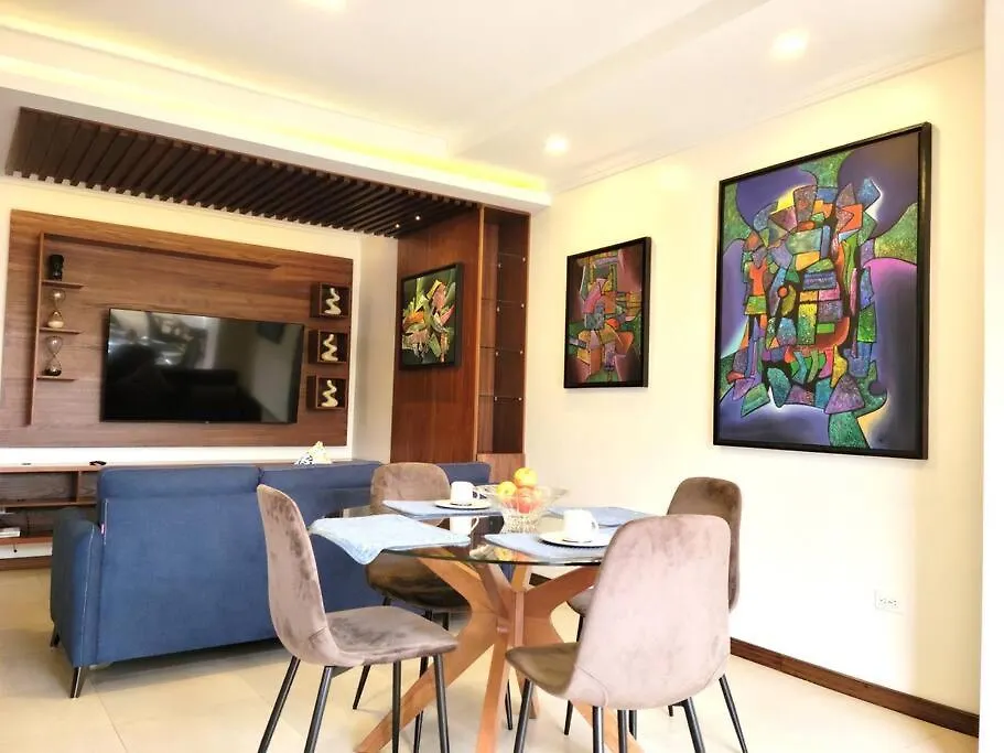 Lovely 2B-2B Condo In The Best Area Of Cuenca. 에콰도르
