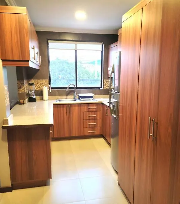 Lovely 2B-2B Condo In The Best Area Of Cuenca. 쿠엔카